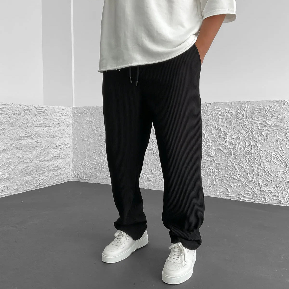 Paavo | PRILAGOĐENE PANTALONE OD MATERIJALA